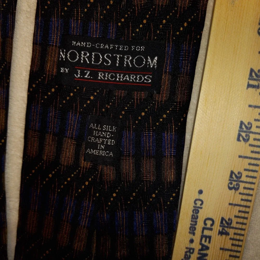 J.Z. Richards Nordstrom Silk Mens Tie GEOMETRIC DESIGN USA 3.75